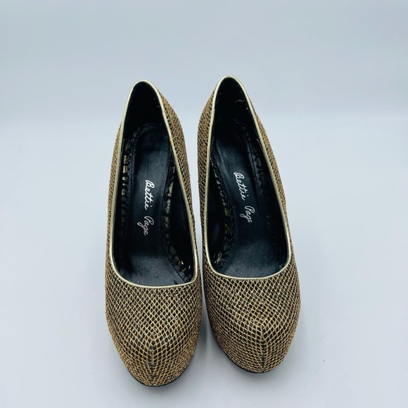 BETTIE PAGE GOLD METALLIC SPRJLE EYELET HEEL PUMPS - Picture 3 of 7